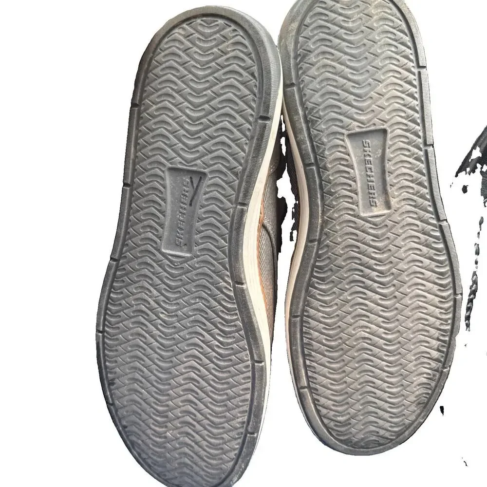 Skechers Classic Fit Men's Shoes with Air-Cooled Memory Foam - Grey, Size 9